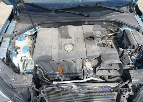 2013 Volkswagen Passat 2.5L Se from USA, damaged, VIN 1VWBP7A38DC117333